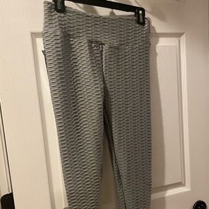Energy Fit Wear Leggings. (Tiktok Leggings) NWT
